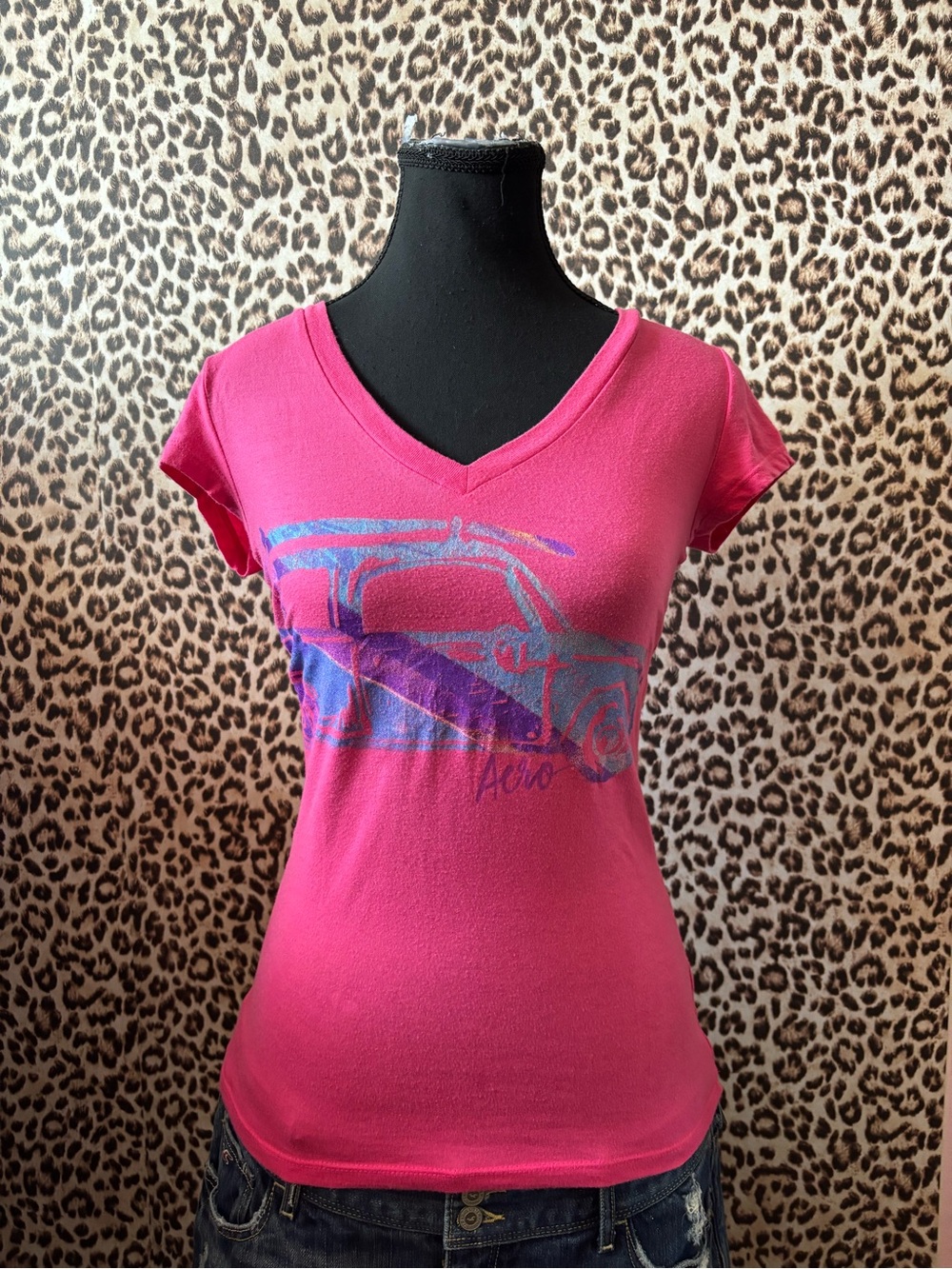 y2k aeropostale Pink V-Neck Graphic Tee for Women